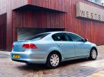 Volkswagen Passat BlueMotion 2010 года (UK)